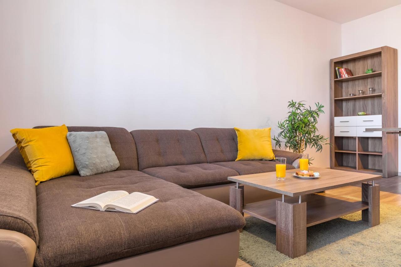Lovely Apartment With City View Bucharest Exterior photo