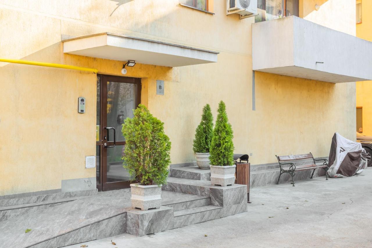 Lovely Apartment With City View Bucharest Exterior photo