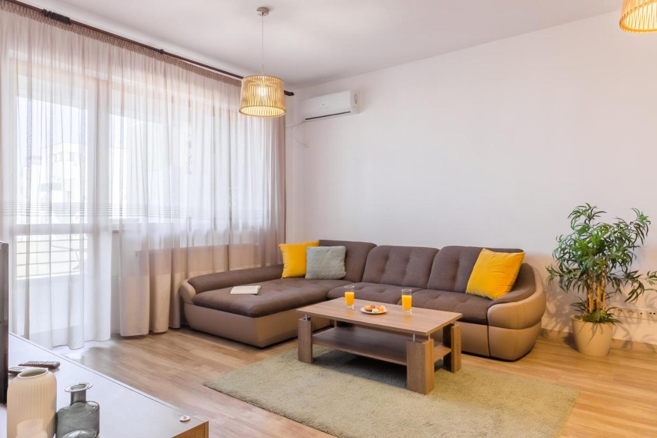 Lovely Apartment With City View Bucharest Exterior photo