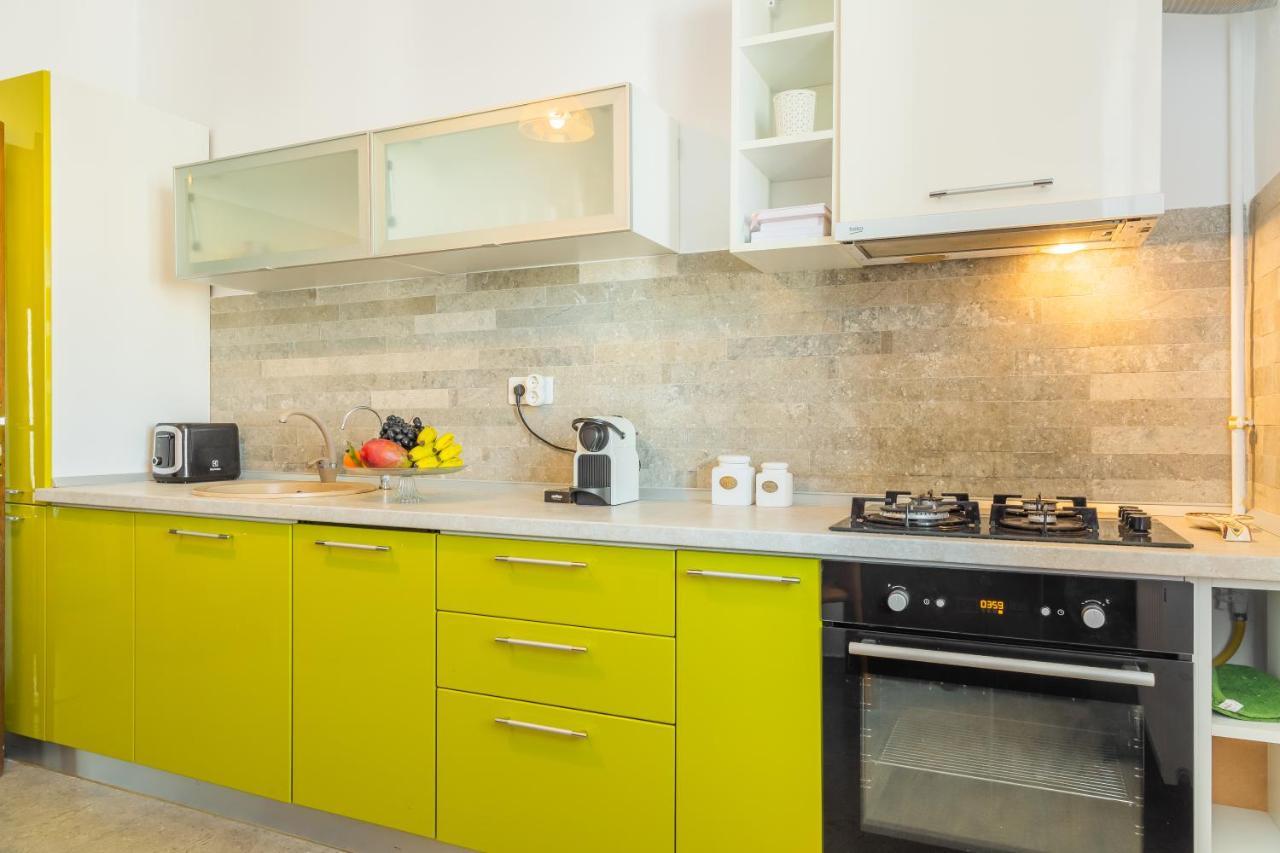 Lovely Apartment With City View Bucharest Exterior photo